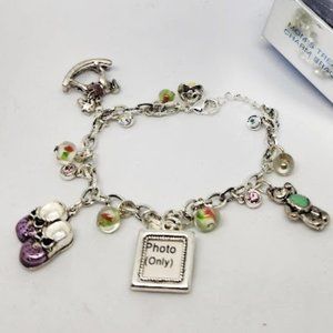 Vintage 2004 AVON Moms Treasure Charm Bracelet